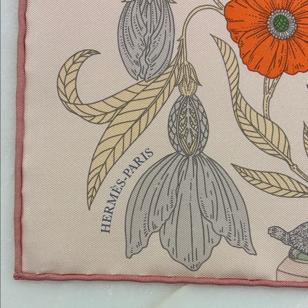 NWT Hermes Silk Scarf Gavroche Twill Precious Paradise Detail Botanical Animal - Picture 7 of 10